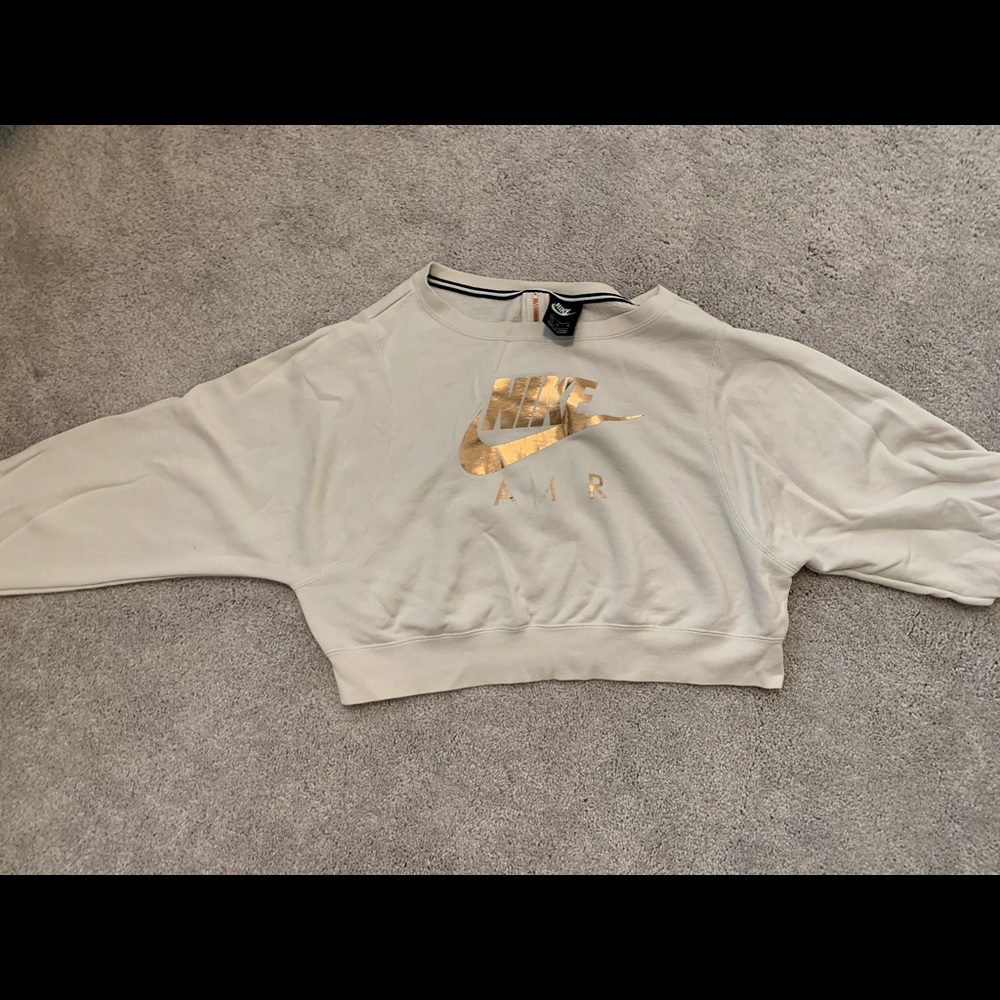 Cropped Nike sweatshirt